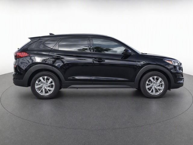 Used 2019 Black Hyundai SE image 8