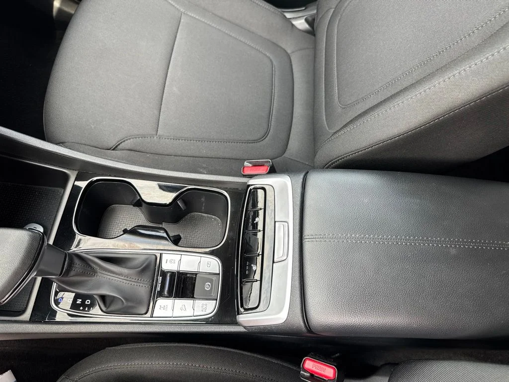 Used 2022 Quartz White Hyundai SEL image 22