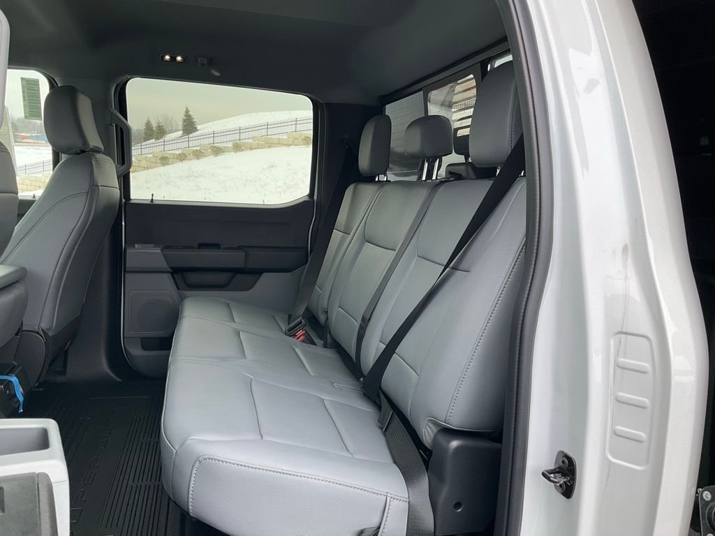 New 2026 Oxford White Ford F-450® XL image 21