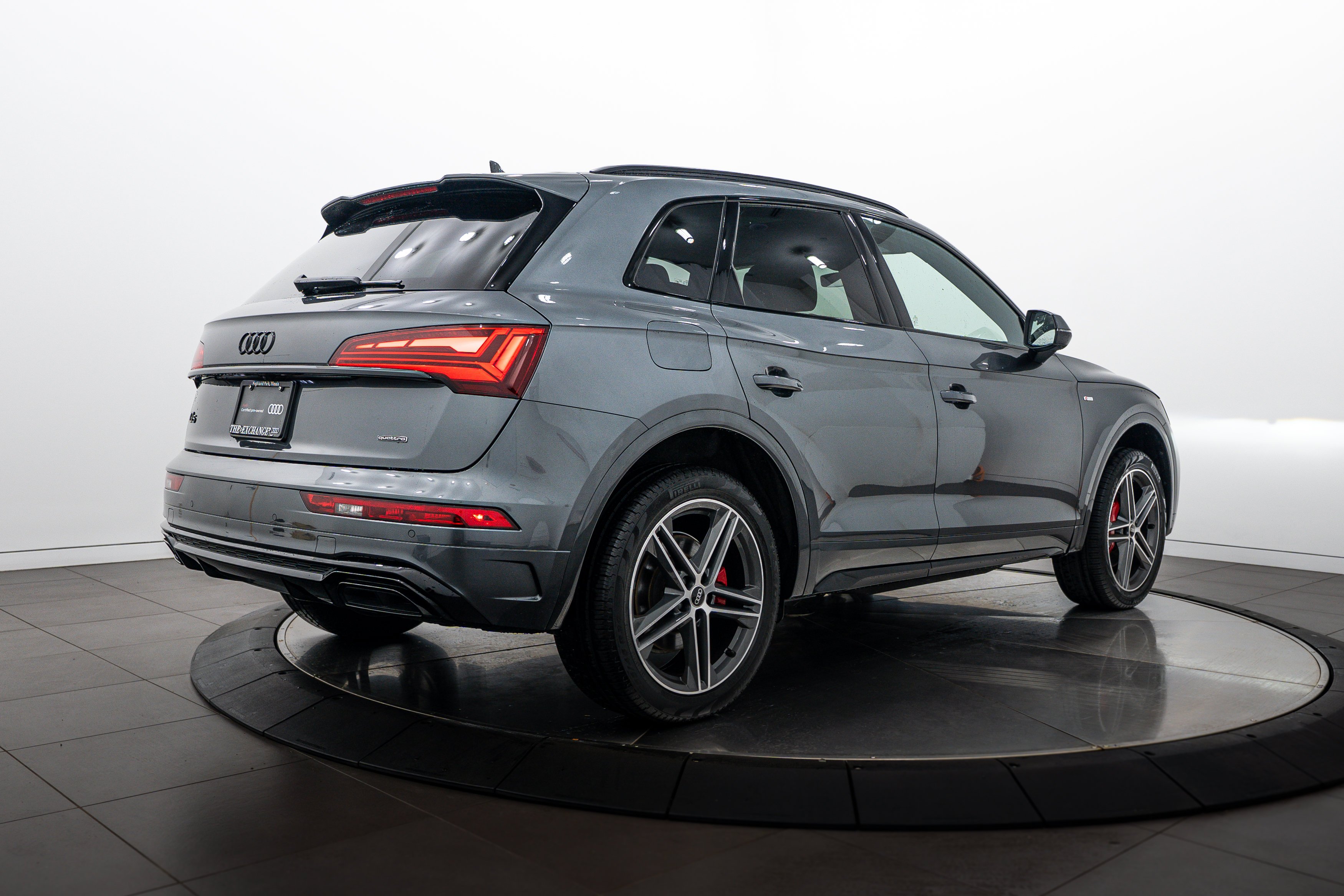 Certified Used 2025 Daytona Gray Pearl Effect Audi S line Premium Plus image 4
