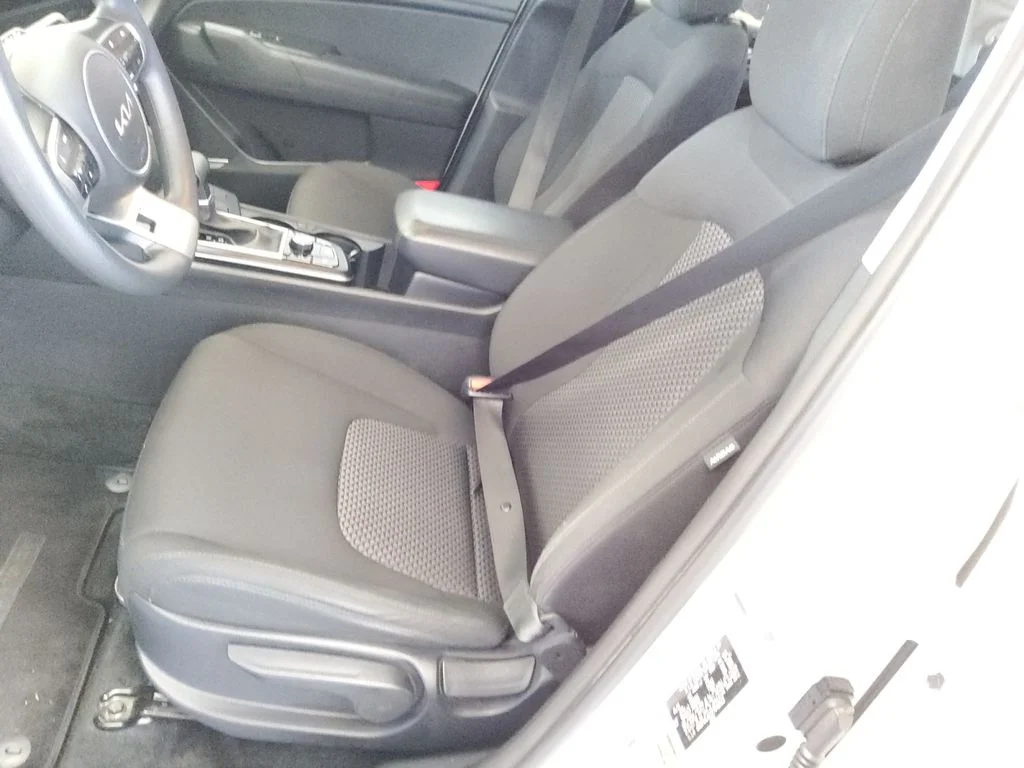 Used 2023 White Kia LX image 8