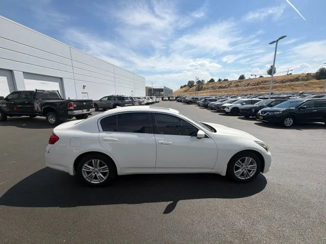 Used 2013 White INFINITI X image 7