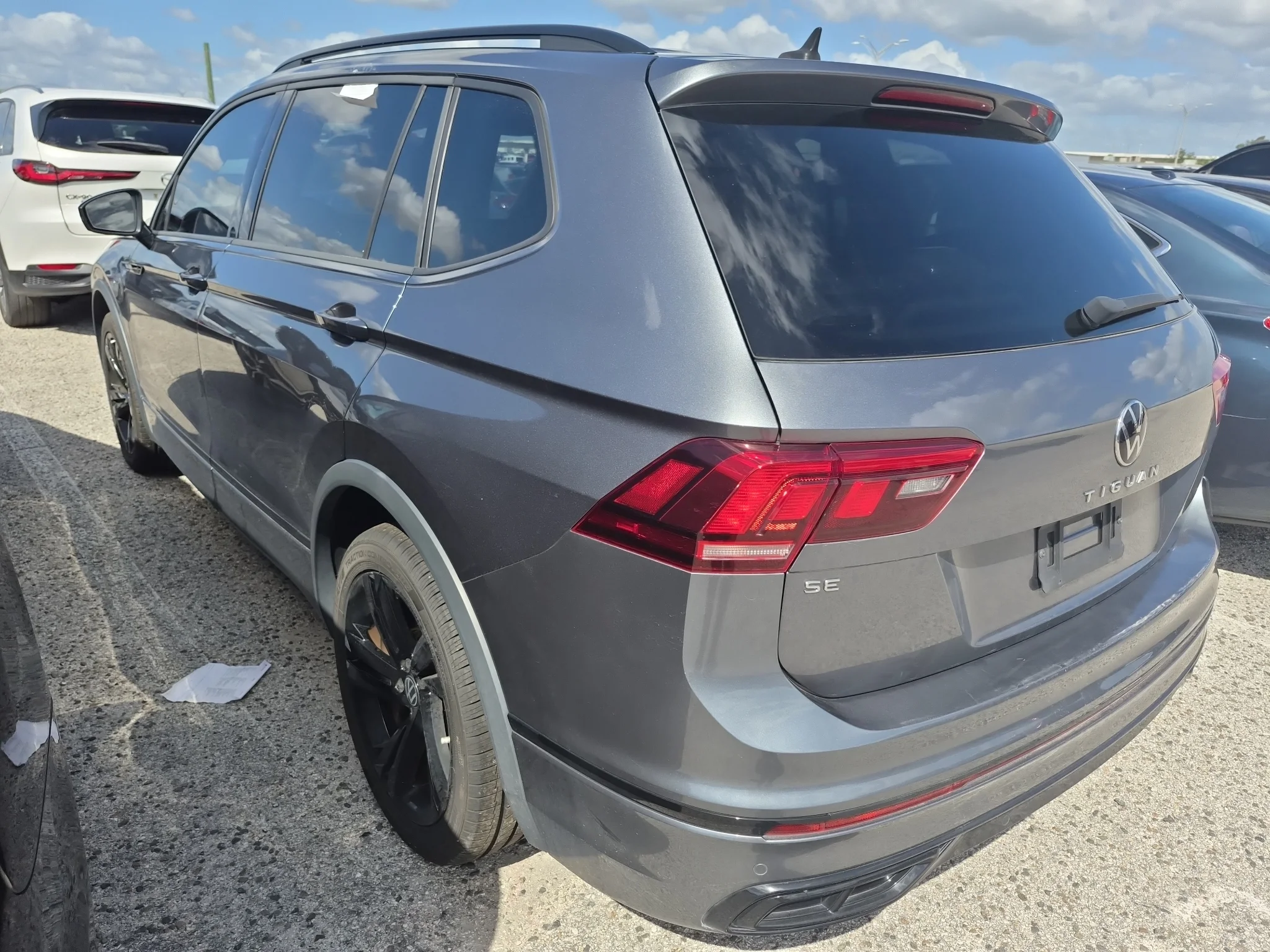 Used 2023 Platinum Gray Metallic Volkswagen SE R-Line Black image 4