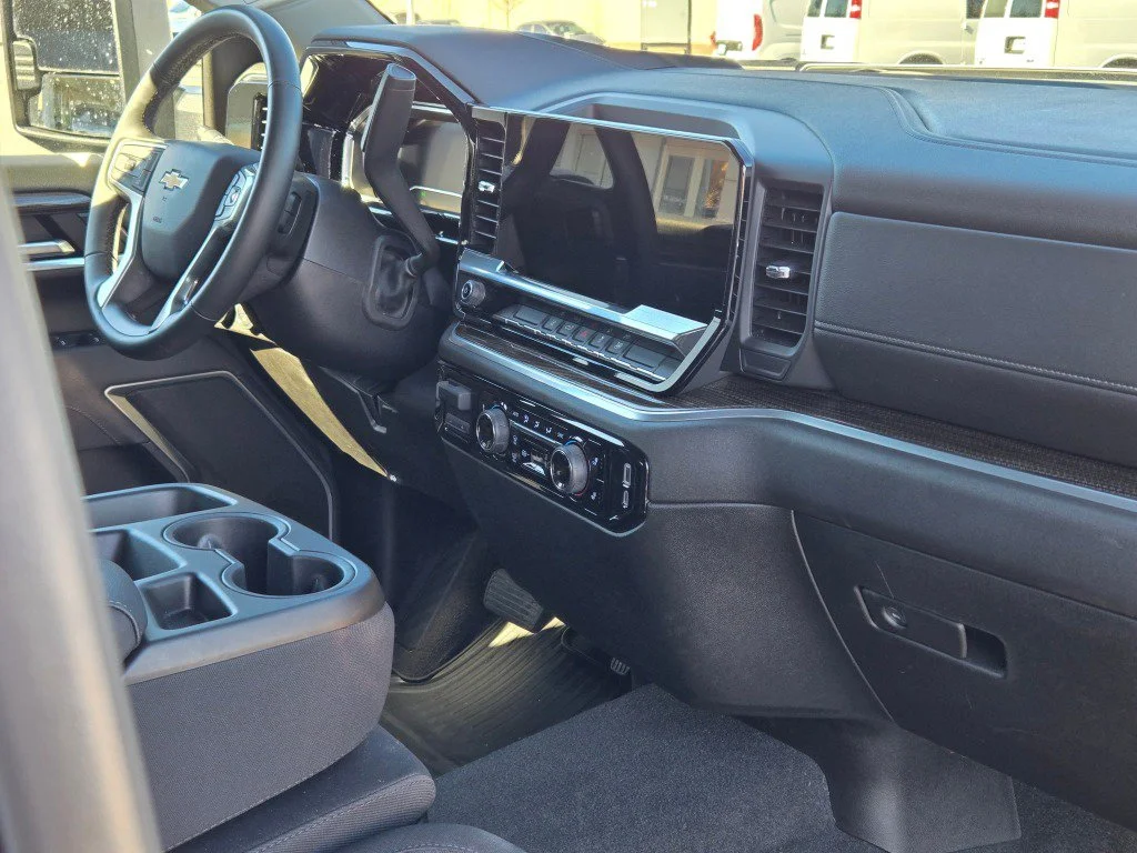 2025 Chevrolet Silverado 2500HD LT - Photo 9