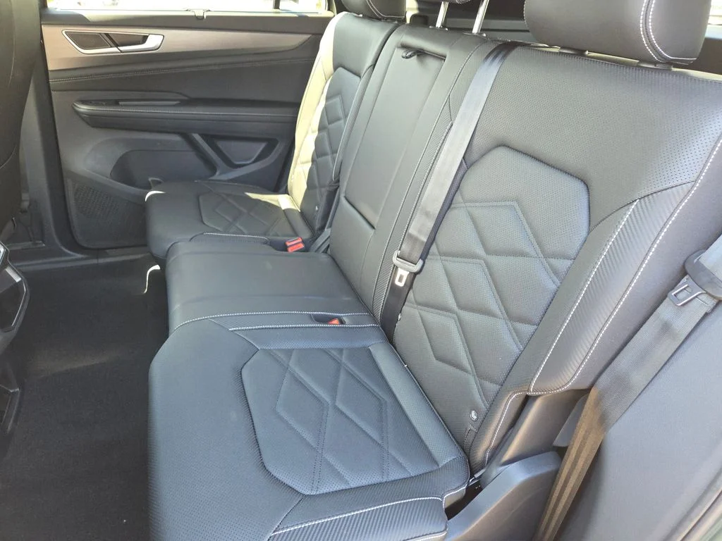 New 2026 Avocado Green Pearl Volkswagen 2.0T SE w/Technology image 9