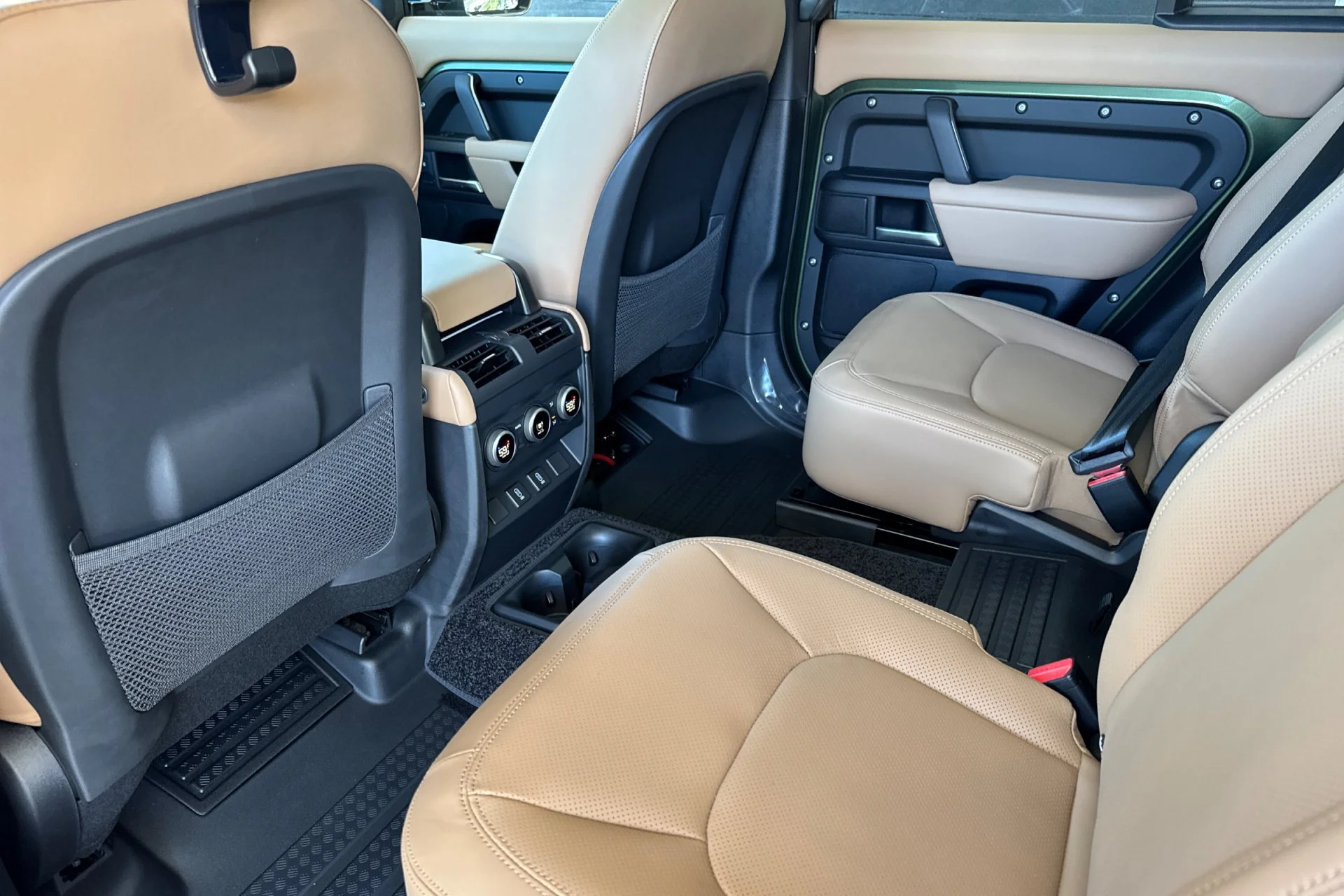 New 2026 Woolstone Green Land Rover S image 4