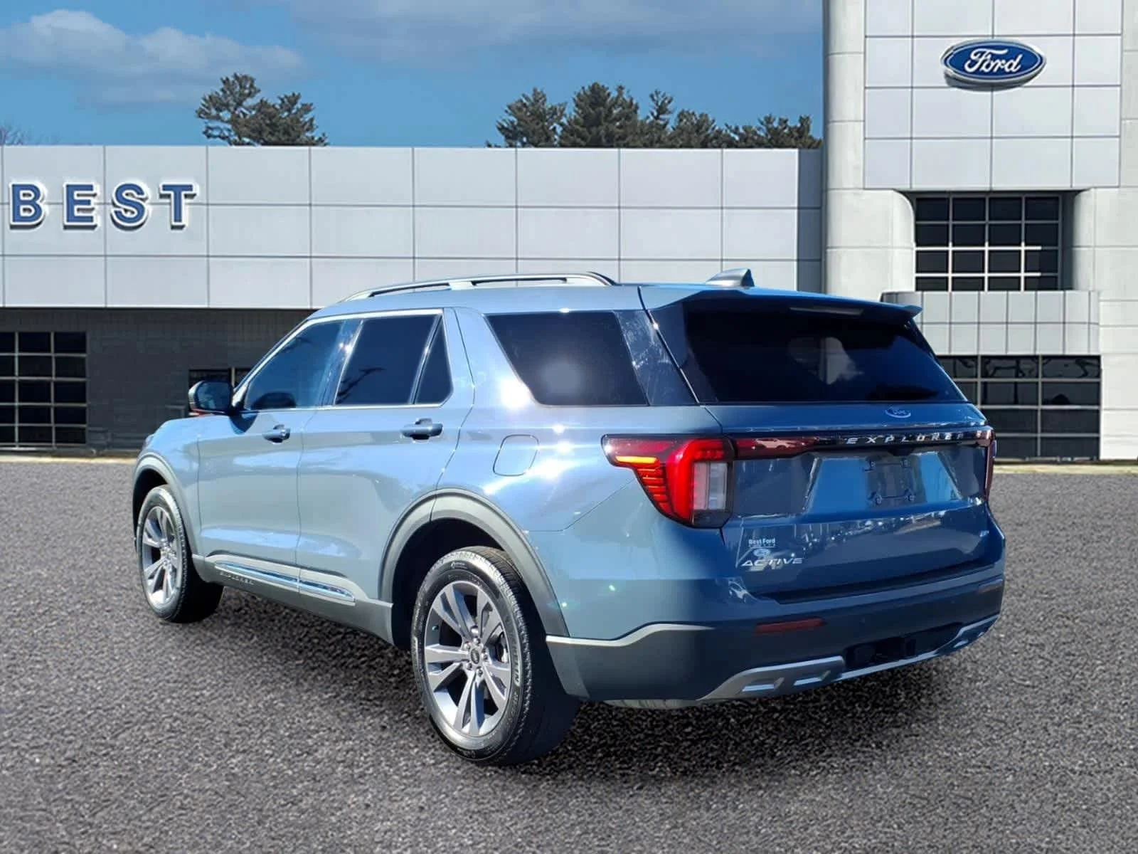 Used 2025 Vapor Blue Ford Active image 4