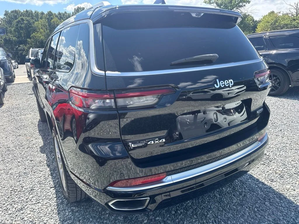 Used 2021 Black Jeep Summit image 5