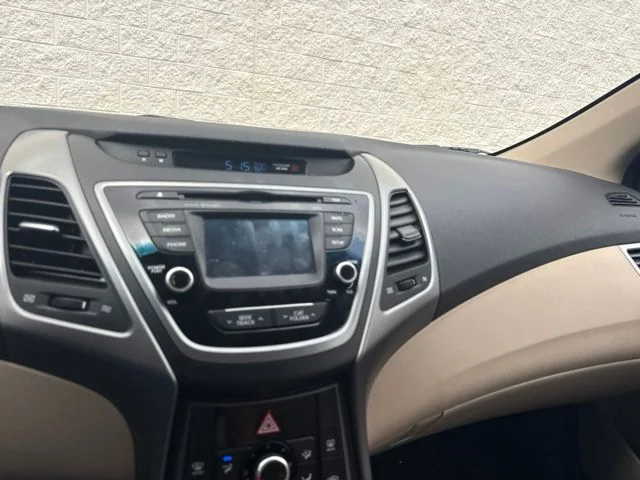 Used 2014 Red Hyundai SE image 18