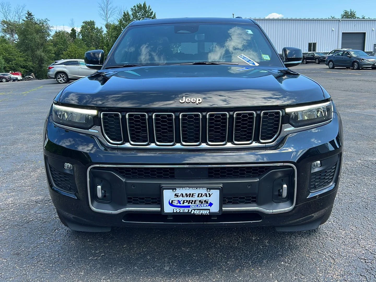 Used 2021 Diamond Black Crystal Pearlcoat Jeep Overland image 2