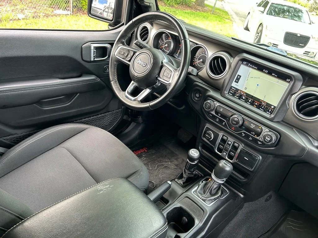 Certified Used 2018 Black Jeep Unlimited Sahara image 11