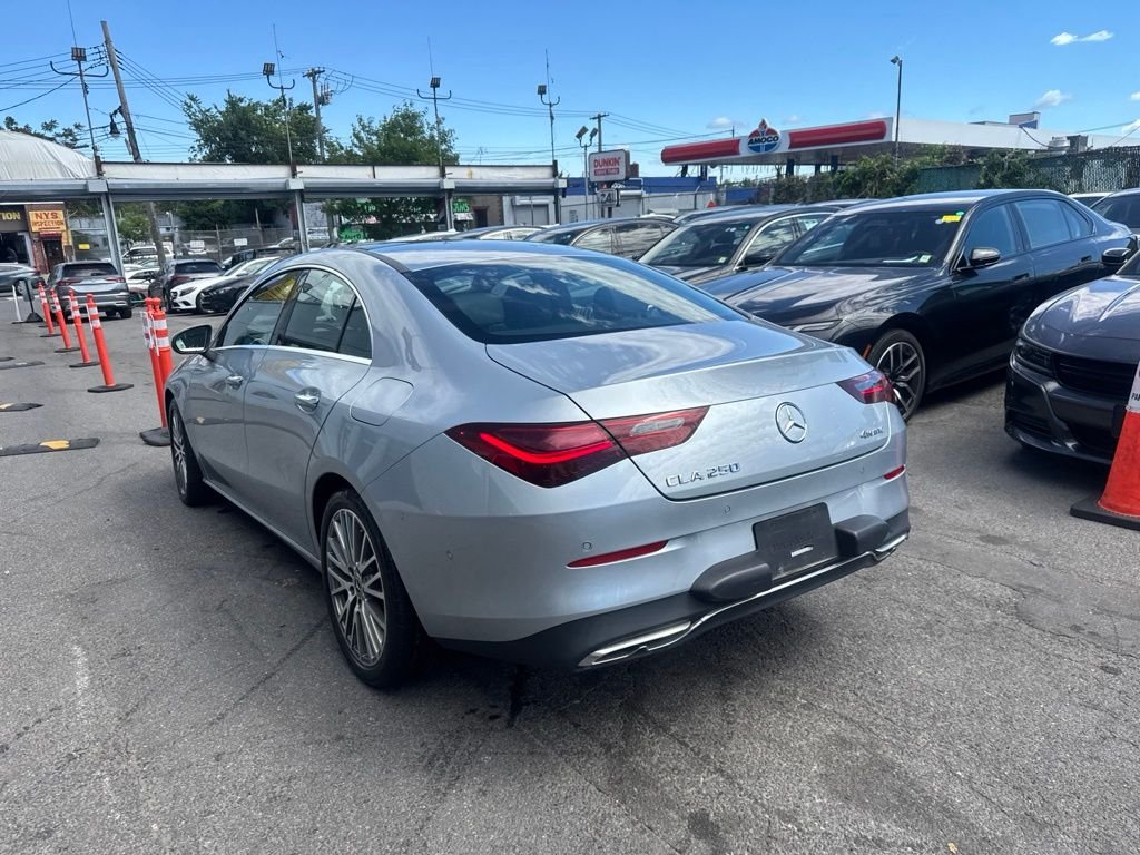 Used 2025  Mercedes-Benz CLA 250 image 6