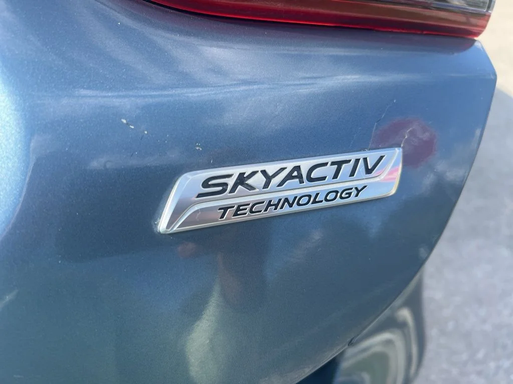 Used 2014 Blue Mazda i Grand Touring image 24