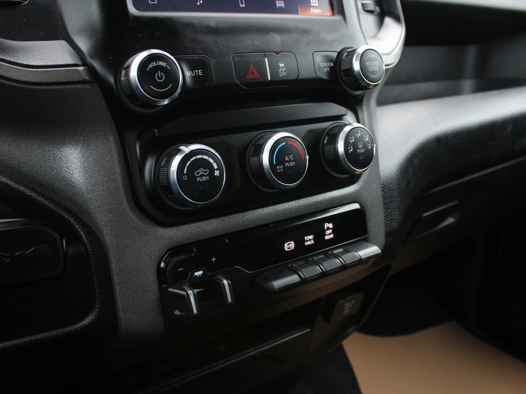 Certified Used 2022 White RAM Tradesman * No Accidents | Cummins | Apple CarPlay | Trailer Brake Control  | Back-Up Camera image 24