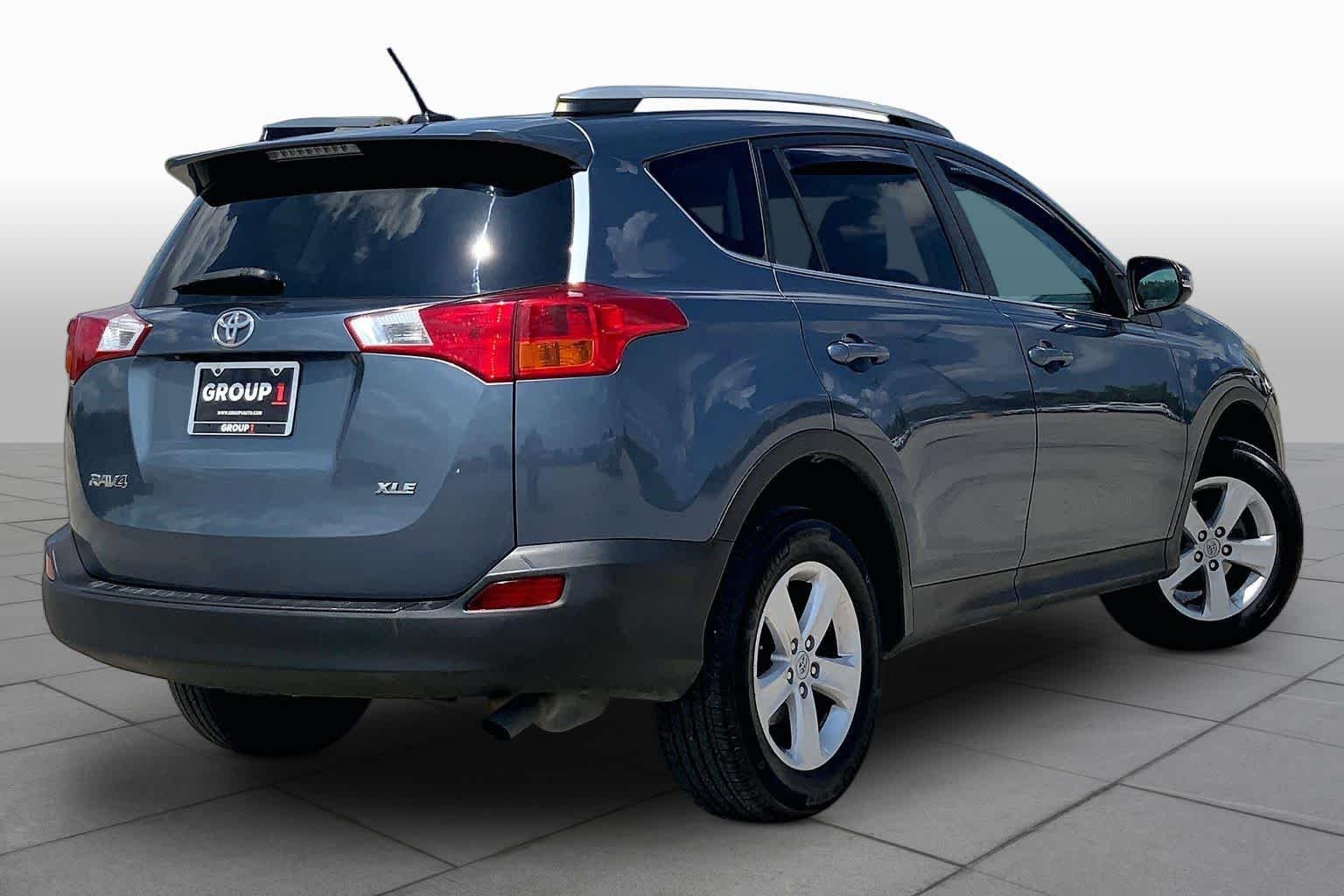 Used 2014 Shoreline Blue Metallic Toyota XLE image 13
