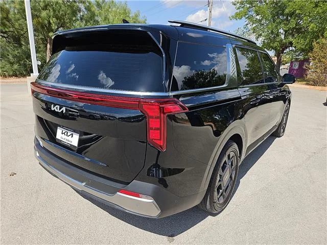 Used 2025 Aurora Black Pearl KIA SX Passenger image 5