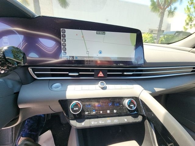 Used 2025 Gray Hyundai SEL Convenience image 24