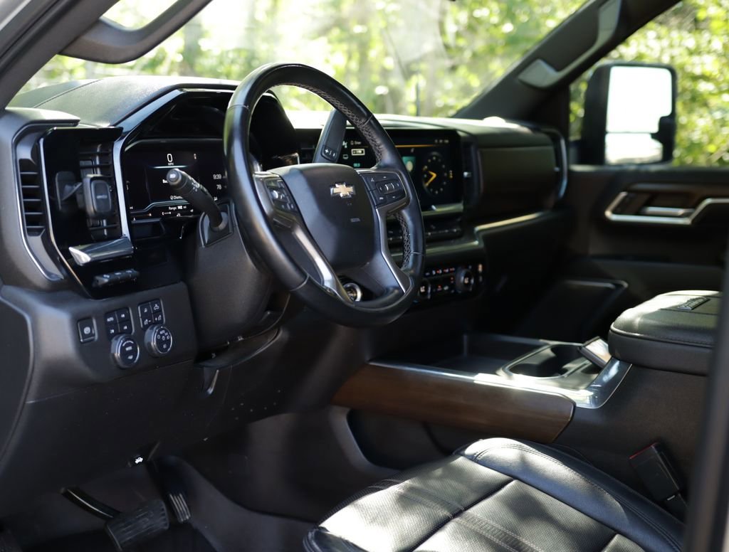 Used 2024 Sterling Gray Metallic Chevrolet High Country image 9