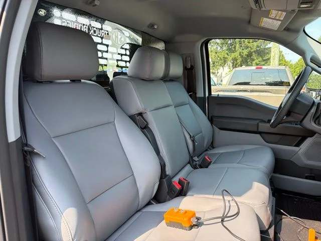 New 2026 Oxford White Ford F-550® XL image 34