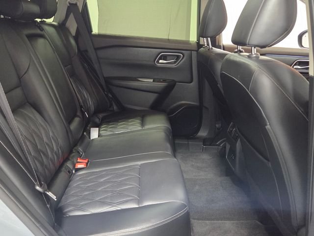 Used 2023 Gray Nissan Platinum image 16