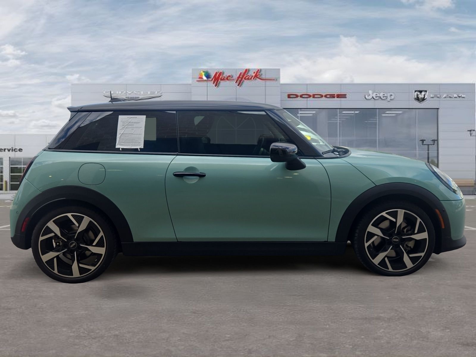 Used 2025 Green MINI  image 6