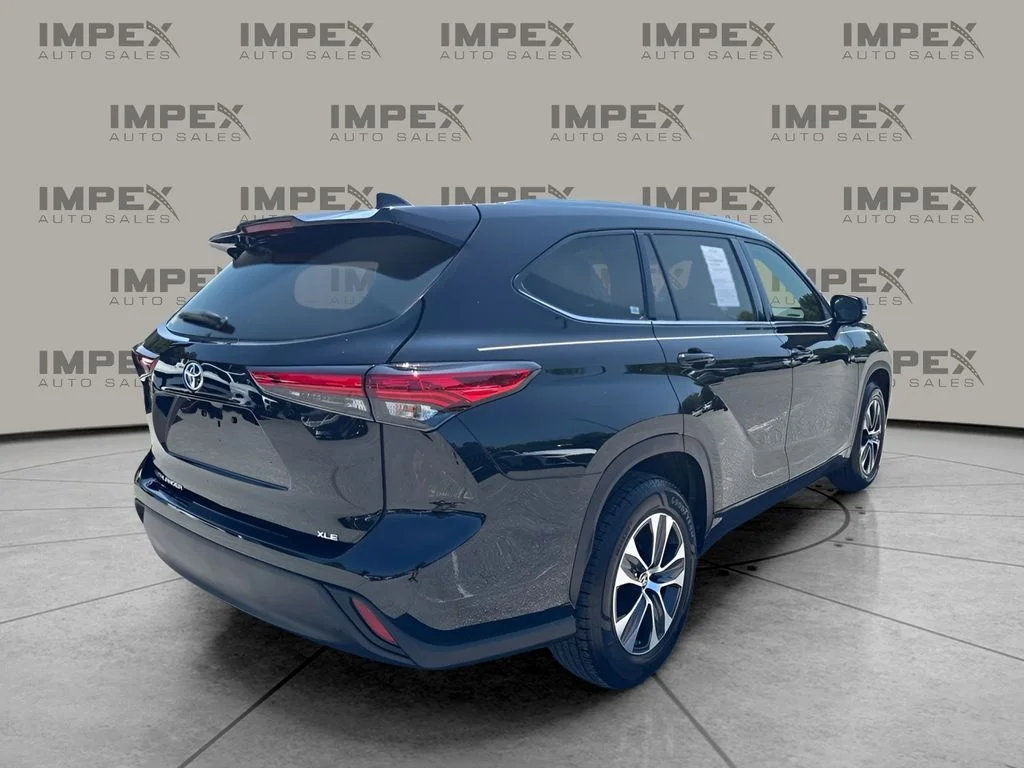 Used 2021 Black Toyota XLE image 3