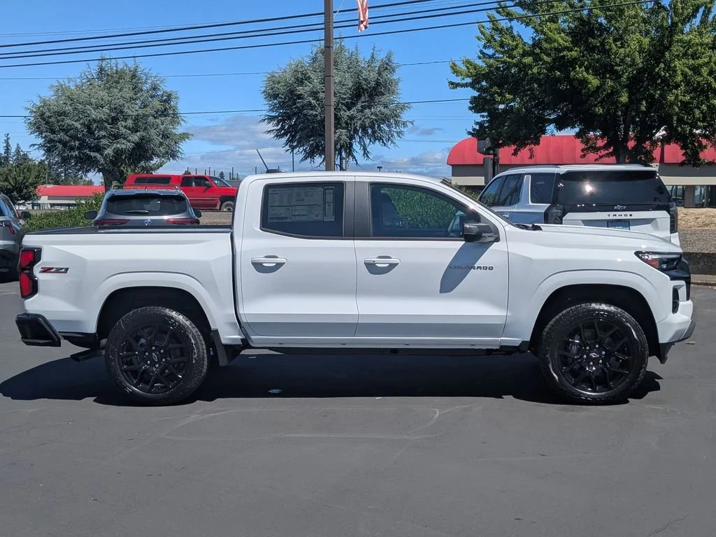2025 Chevrolet Colorado Z71 - Photo 7