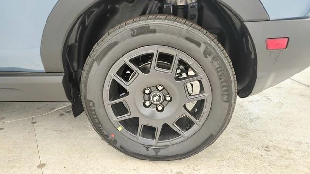 New 2025 Azure Gray Metallic Tri-Coat Ford Big Bend® image 32