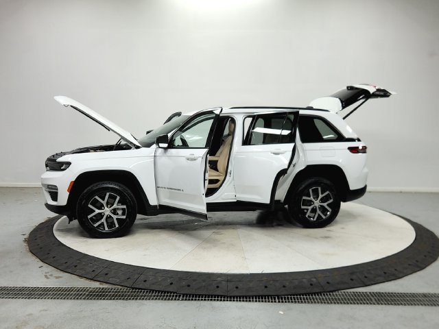 Used 2024 White Jeep Limited image 13