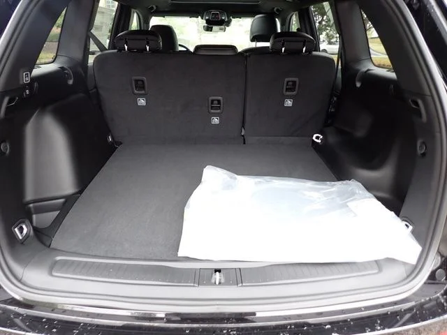 New 2025 Diamond Black Crystal Pearlcoat Jeep Altitude X image 6