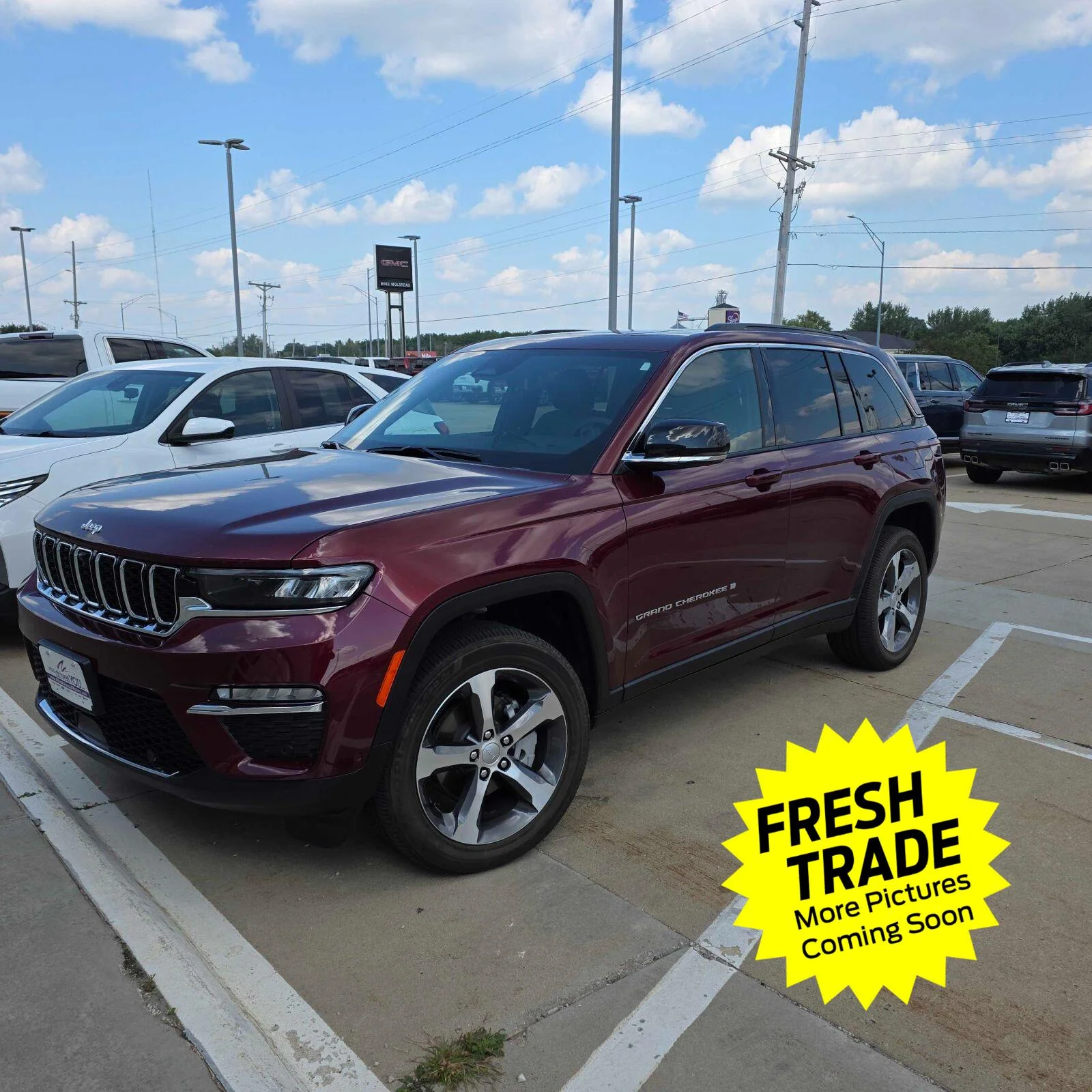 Used 2024 Velvet Red Pearlcoat Jeep Limited image 6