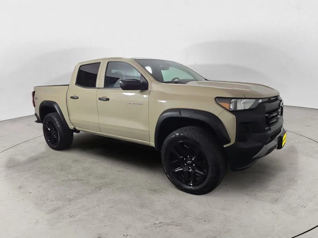 Used 2024 Sand Dune Metallic Chevrolet Trail Boss image 7