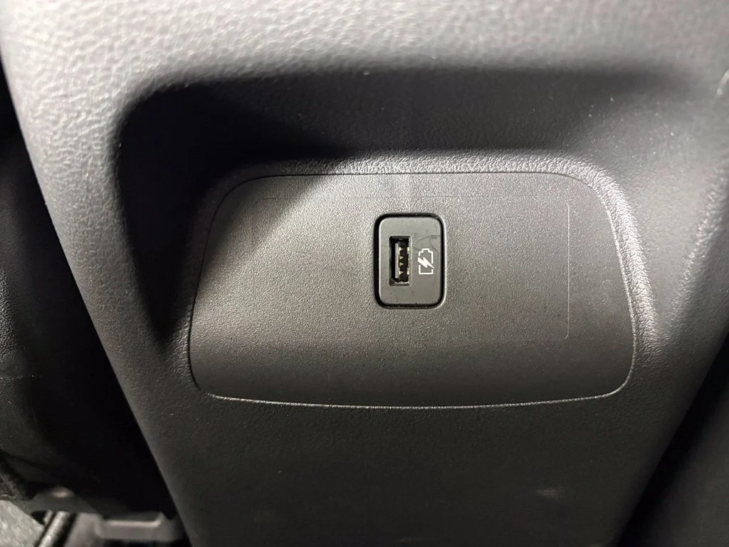 Used 2022 White Nissan SV image 29