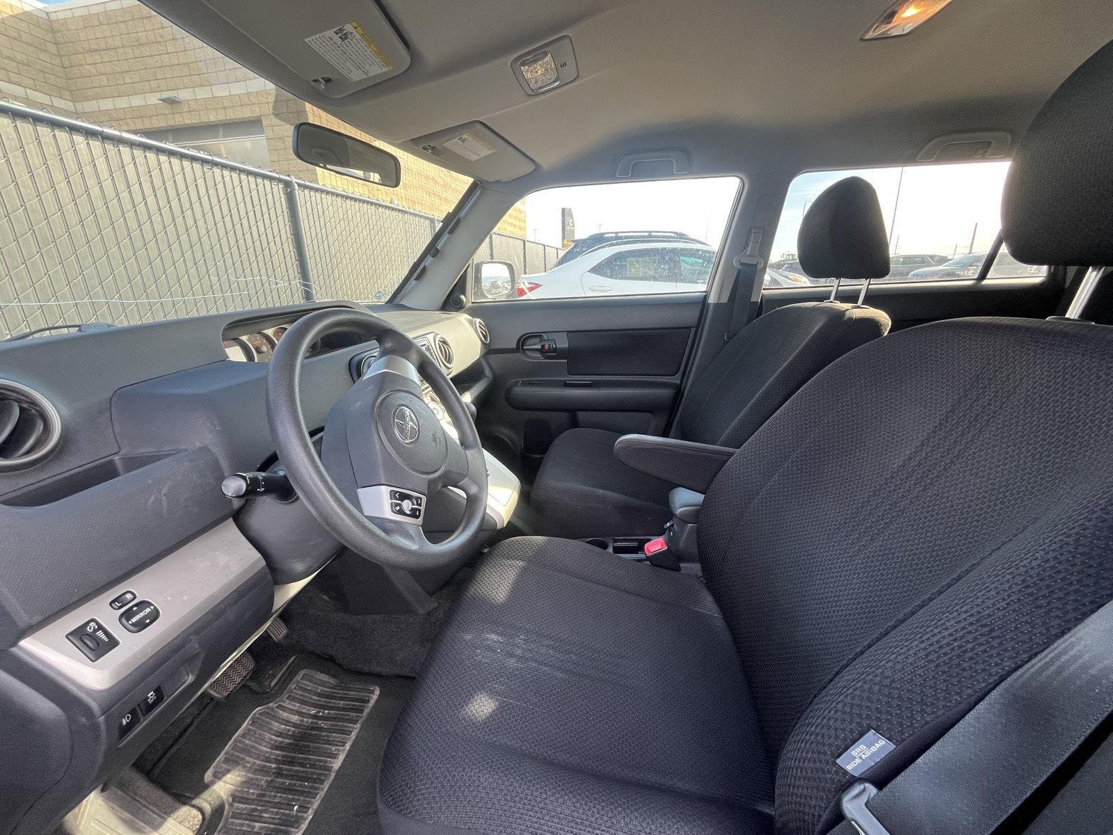 Used 2008  scion 5dr Wgn Man (Natl) image 7