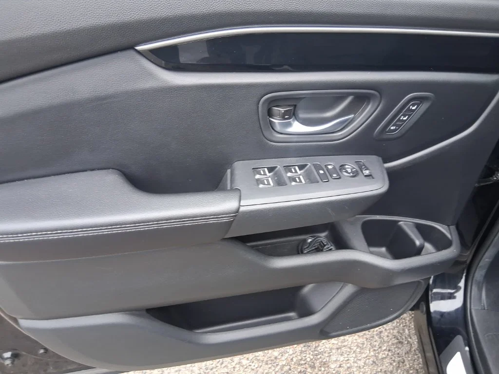 Used 2025  Honda  image 8