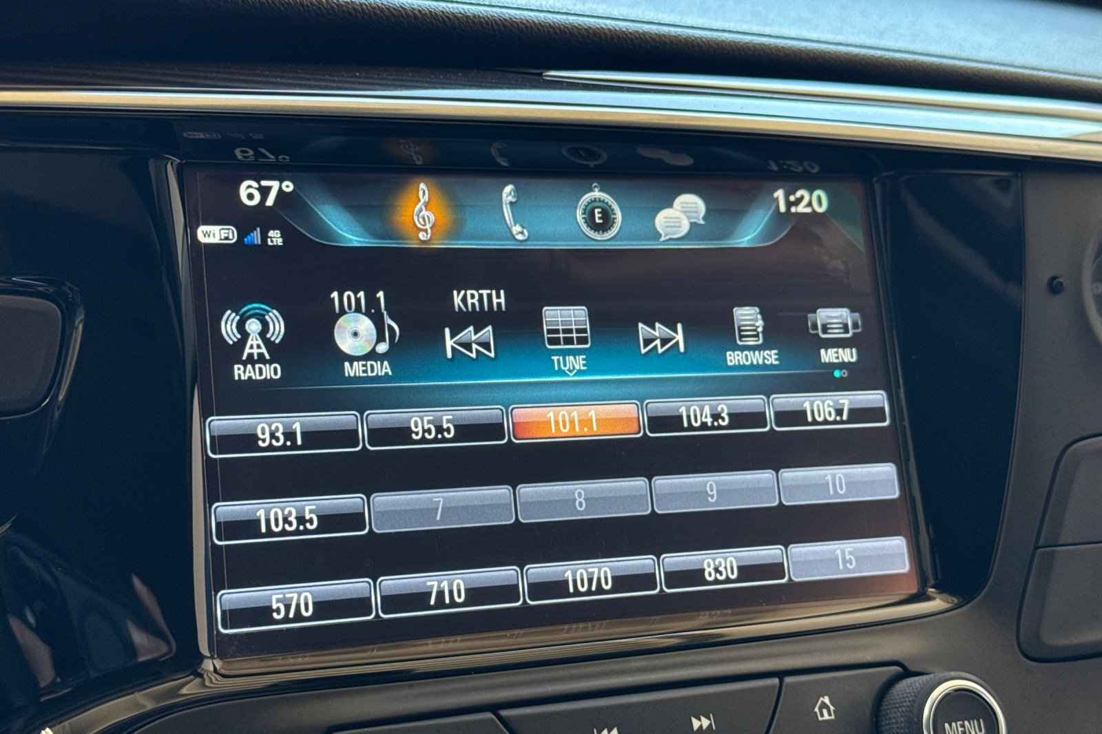 Used 2019 Ebony Twilight Metallic Buick Preferred image 18