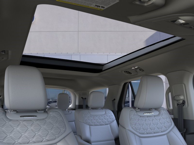 New 2026 Space White Metallic Ford Platinum image 22