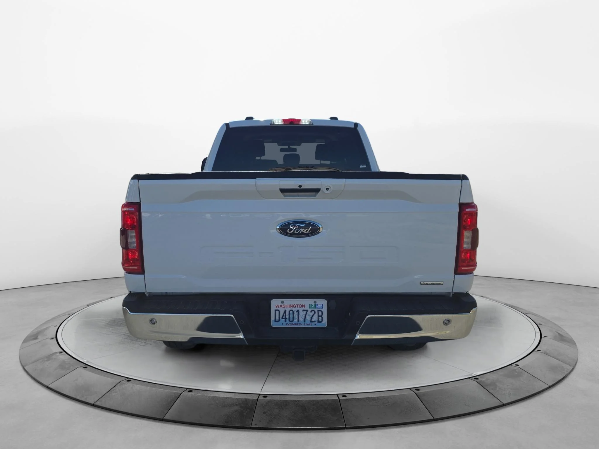 Certified Used 2023 Oxford White Ford XLT image 9