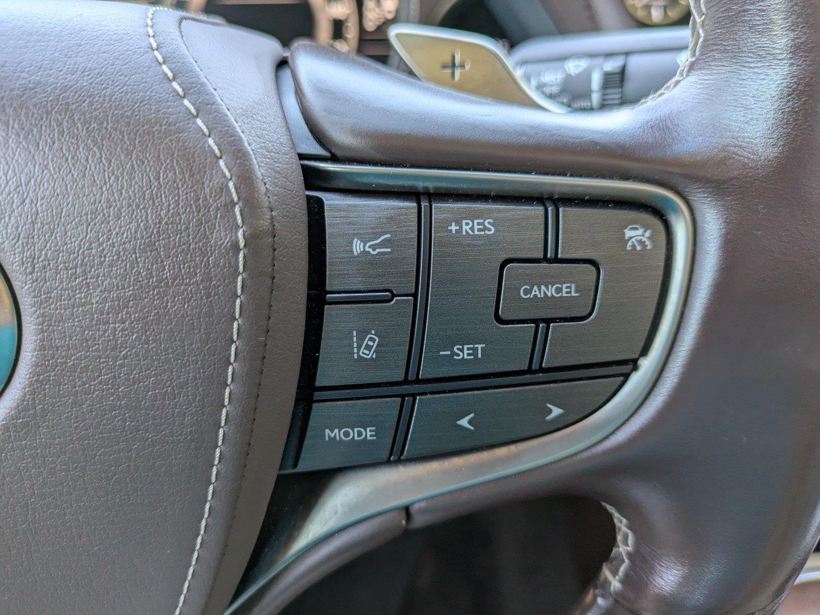 Used 2020 Eminent White Pearl Lexus LS 500 image 26