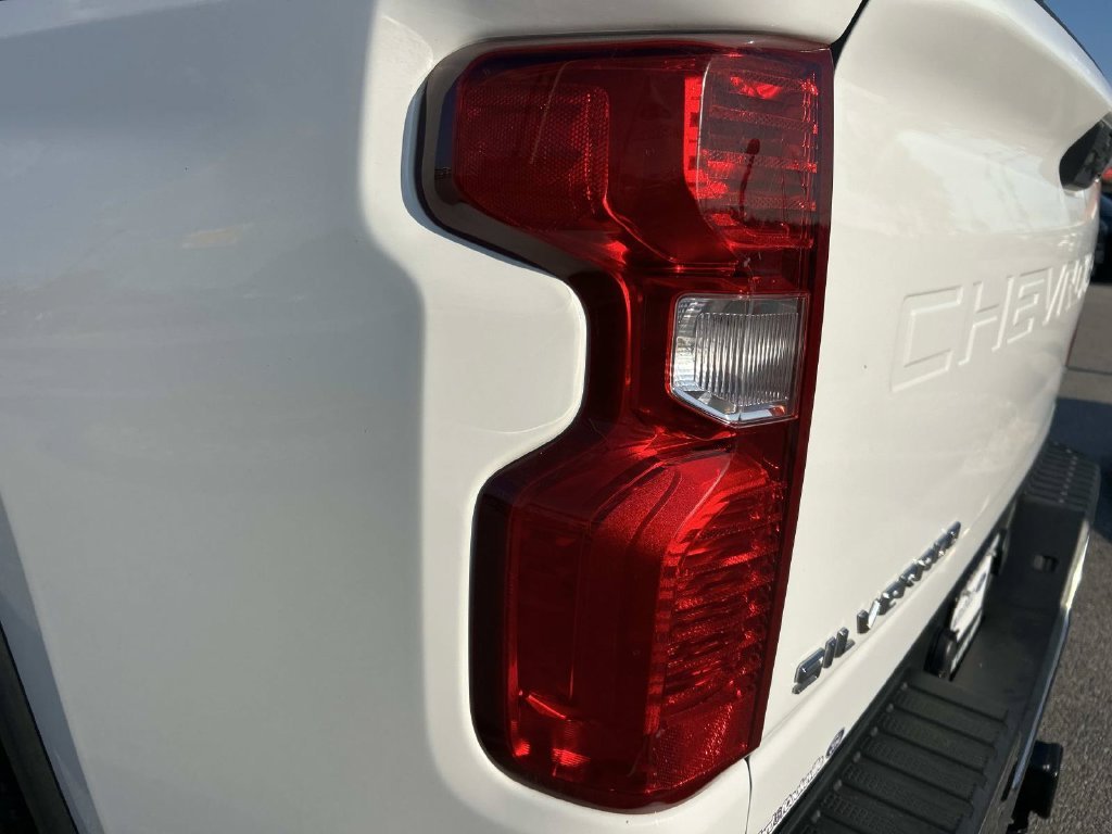 Used 2023 Summit White Chevrolet LT image 10