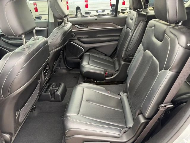 Used 2024 Silver Zynith Jeep Limited image 16