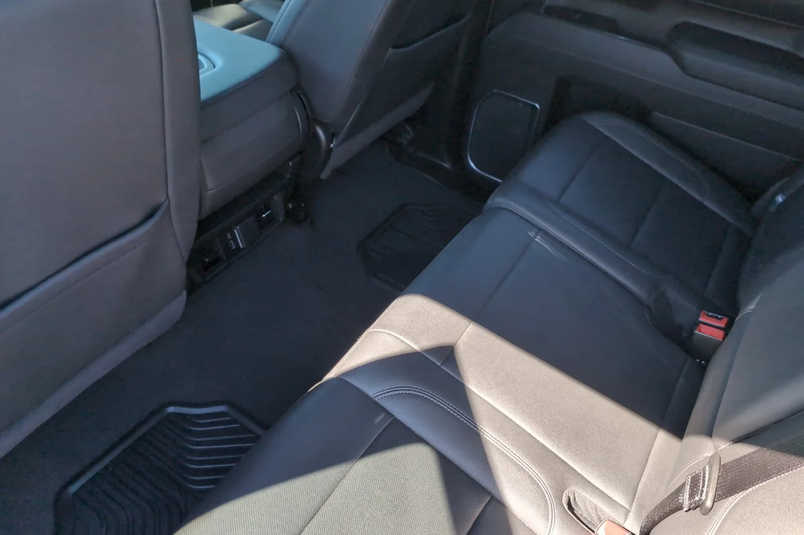 Used 2025 Summit White GMC SLT image 13