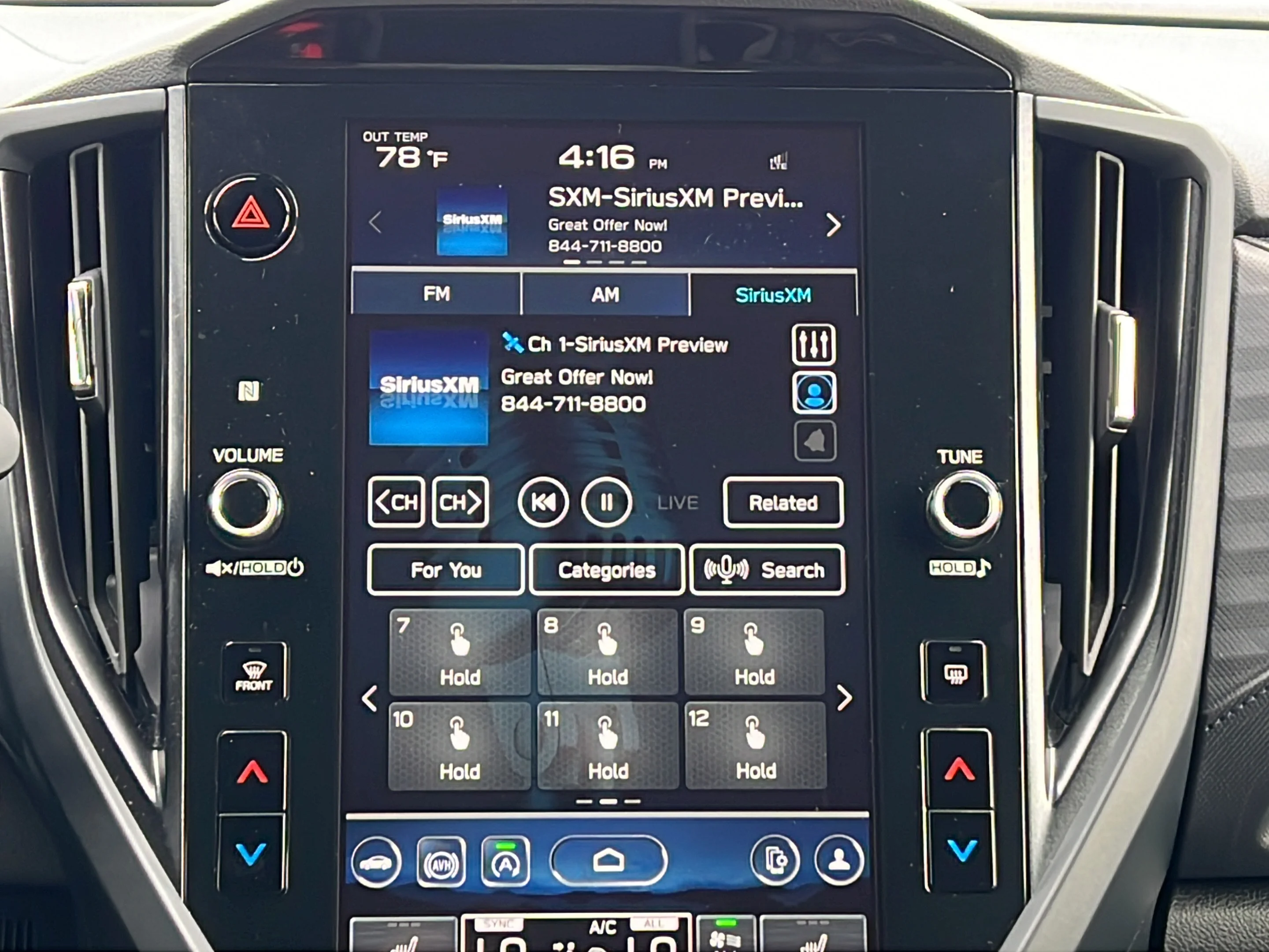 Used 2025 River Rock Pearl Subaru Premium image 17