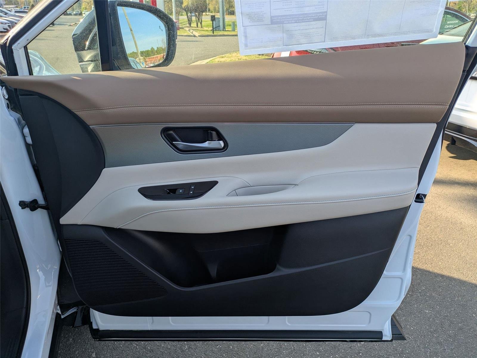 New 2026 Everest White Pearl TriCoat Nissan Platinum image 35