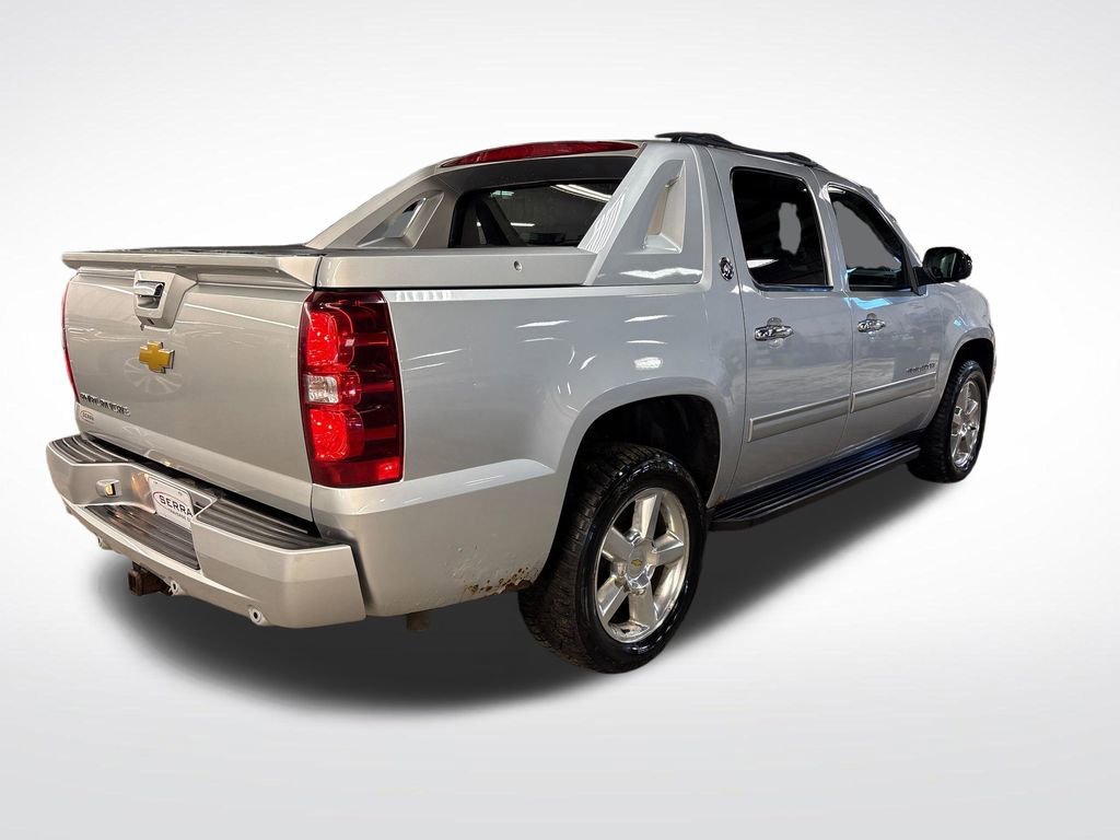 Used 2013 SILVER ICE METALLIC Chevrolet LT image 5