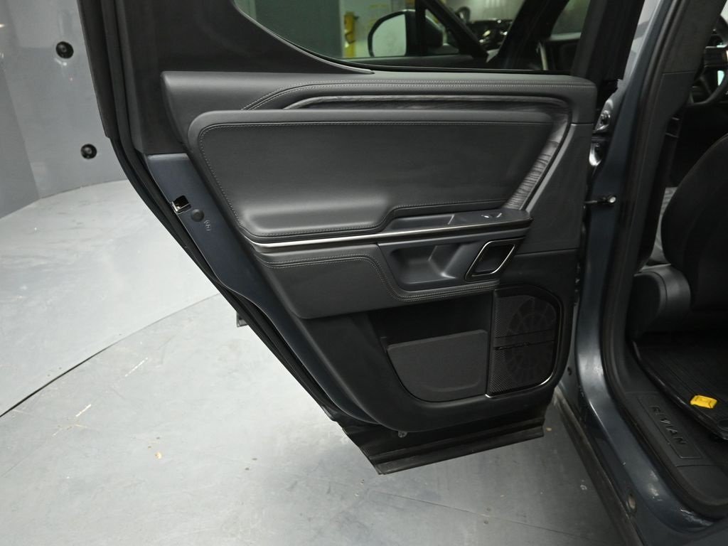 2022 RIVIAN R1T - Image 18