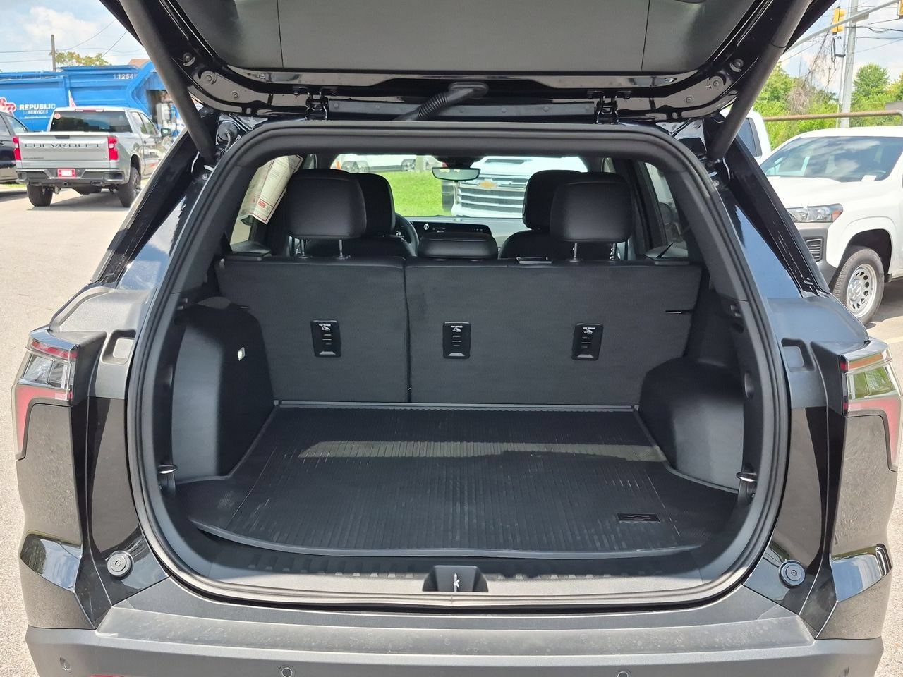 2027 Chevrolet Equinox LT - Photo 26