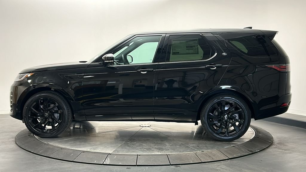 Certified Used 2025 Santorini Black Metallic Land Rover Dynamic SE image 2