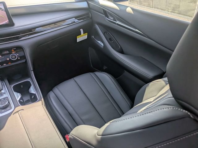New 2027 MINERAL BLACK INFINITI Luxe FWD image 18