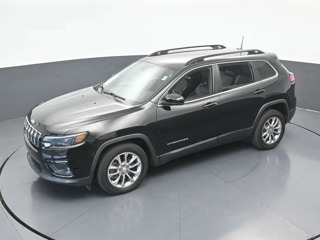Used 2022 Diamond Black Crystal Pearlcoat Jeep Latitude Lux image 43